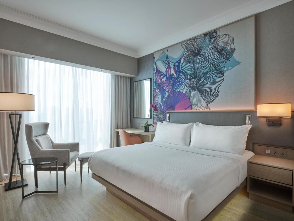 Grand Deluxe King Newly Renovated Room,1333907201:JPEG