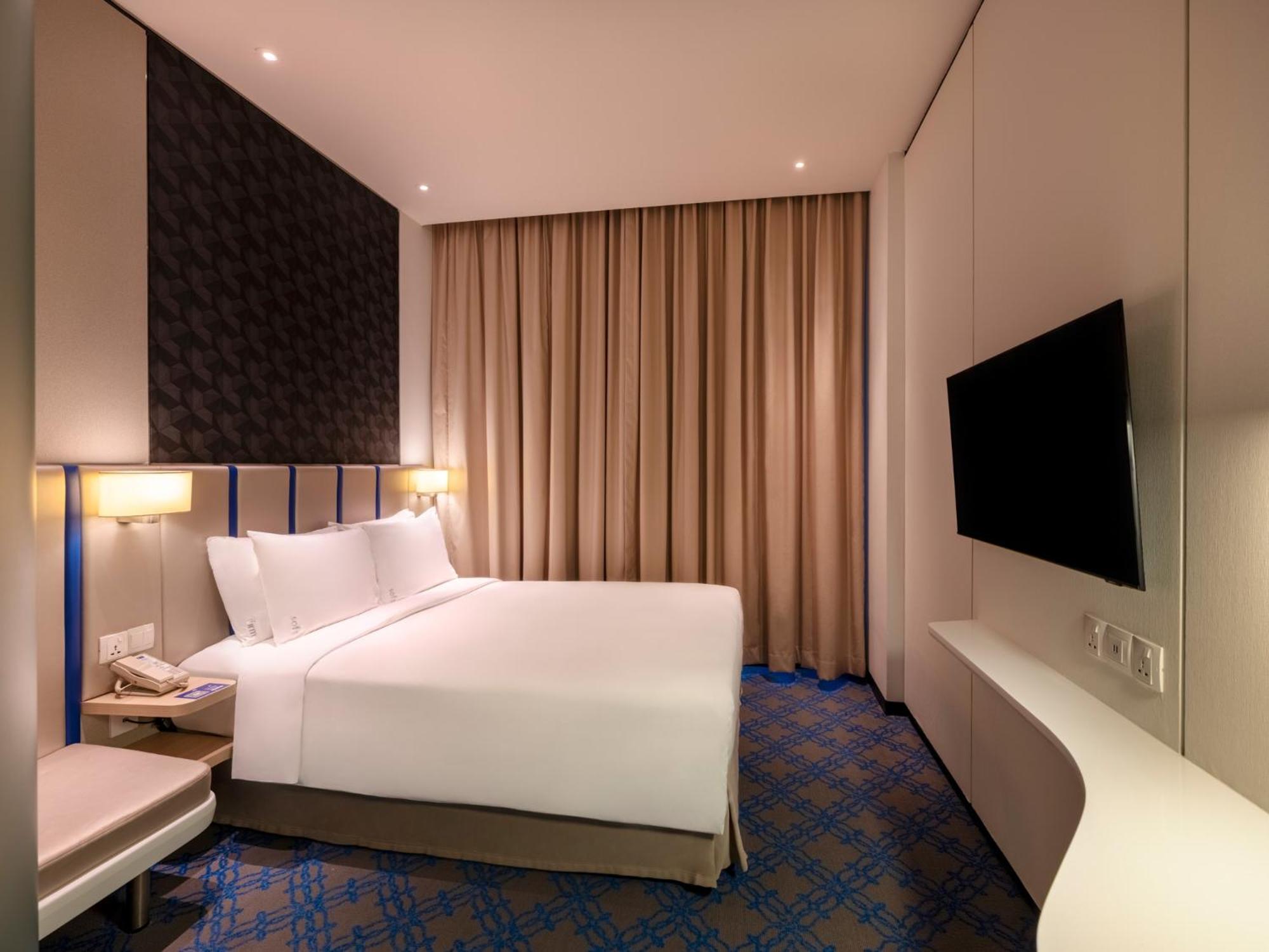 Standard Queen Room,1523145559:JPEG