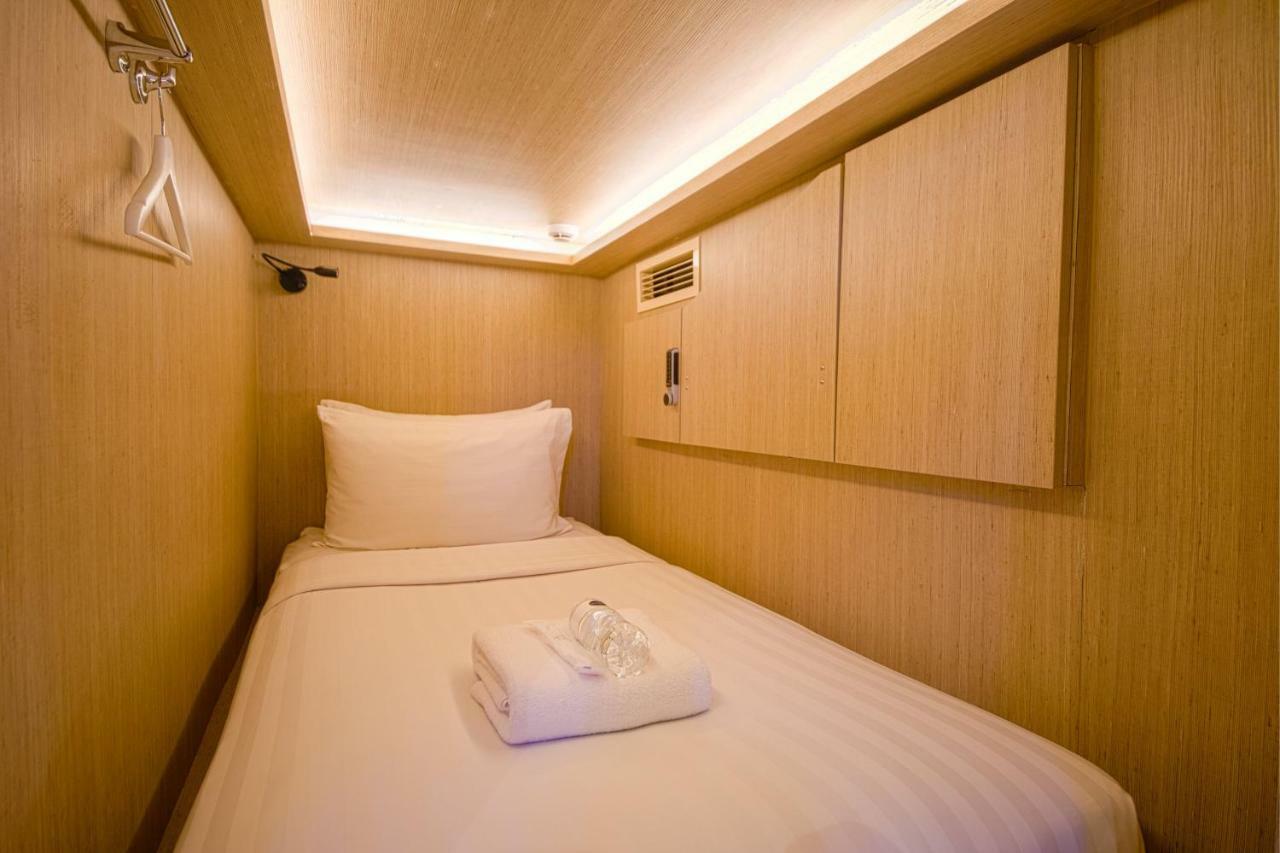 Cápsula Individual em Quarto Feminino